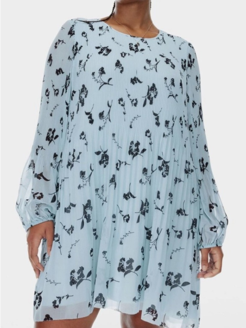 Sz M- Wilfred Light Blue Floral Pleated  Dress